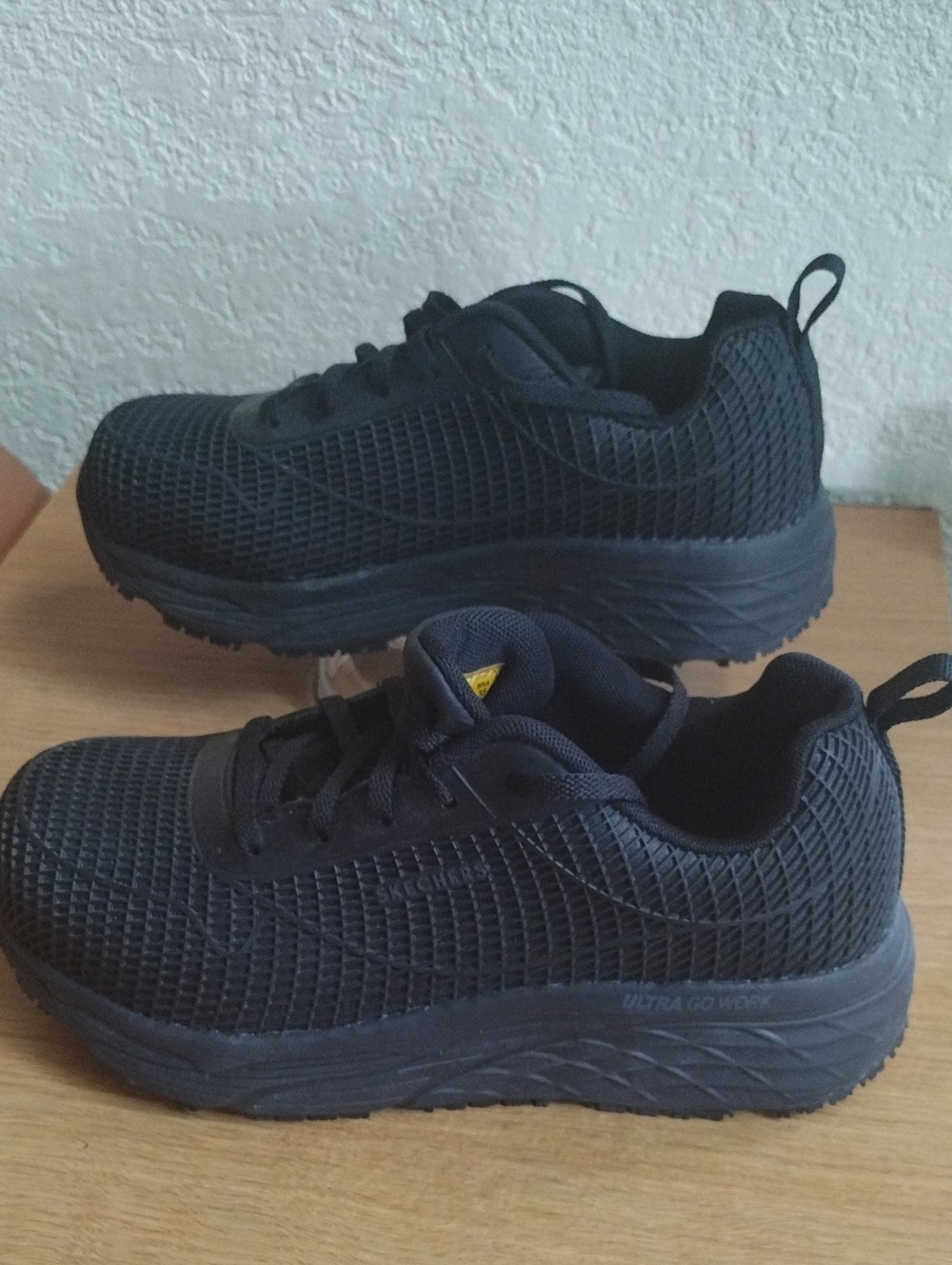 SKECHERS AIR COOLED ULTRA GO WORK SNEAKERS SIZE 6